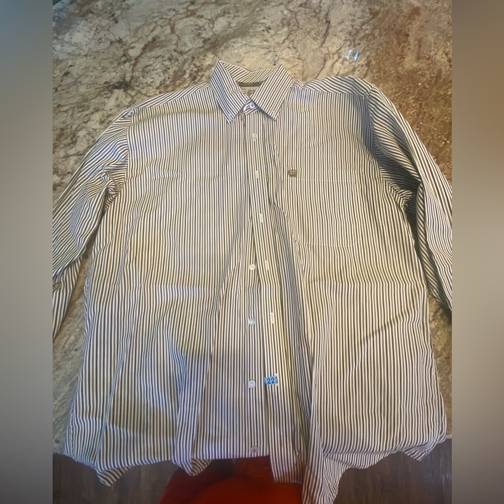 Men’s Cinch Button up!!